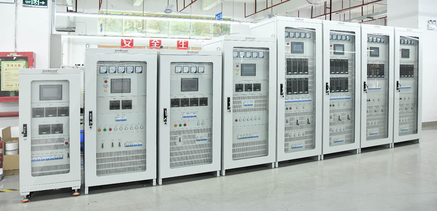 شاحن تيار مستمر معياري 125 فولت 200 أمبير من سلسلة HF لمحطة فرعية